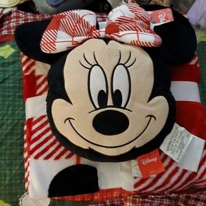 Sale ends Dec. 11 over Mini  🐁 🎄blanket set